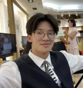 Alameda Post - Evan Lu joins the AUSD Board of Education as a student member