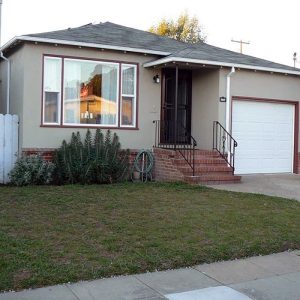 Alameda Post - A Traditional Lawn