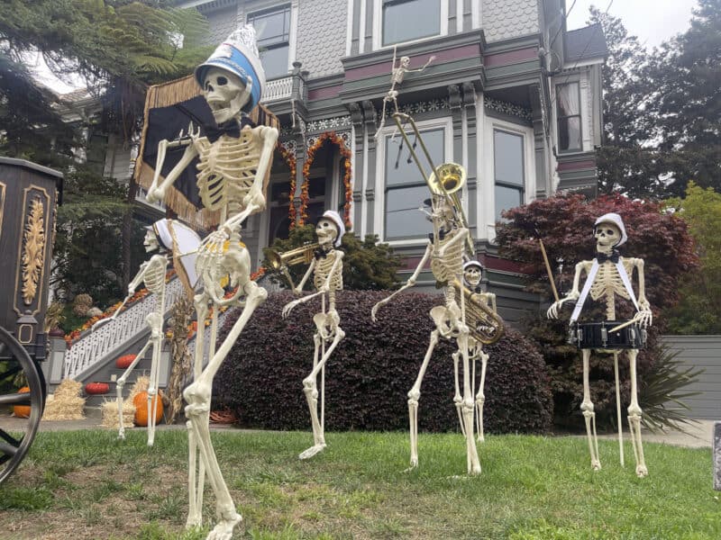 Alameda Post – Bear's-Eye View for October 16, 2022 – skeleton marching band