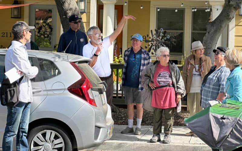 Alameda Post - Dennis Evanosky leads a walking tour. Photo Adam Gillitt