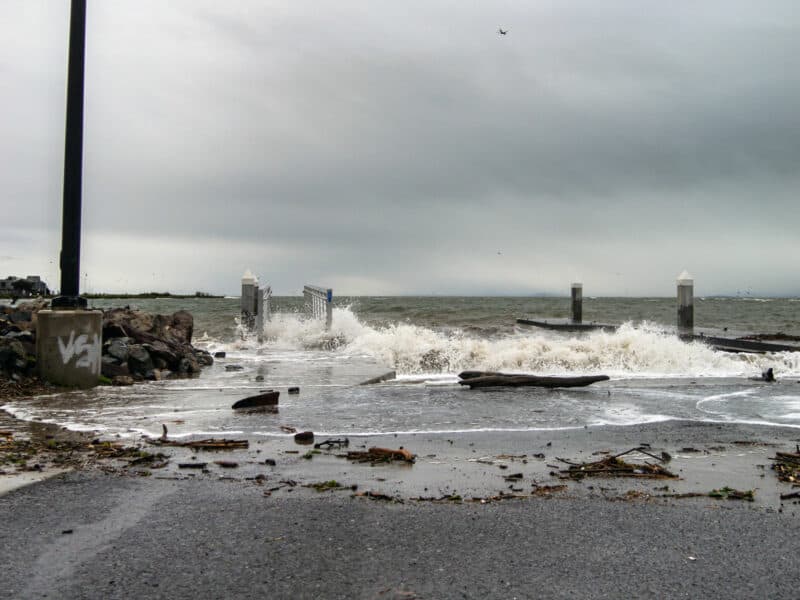 Alameda Post - High Surf from the storm on January 4, 2023