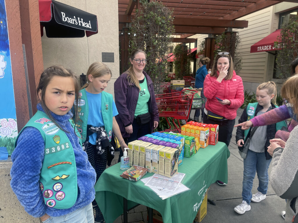 Alameda Post - Bear's-Eye View of Alameda for March 26, 2023 – Girl Scouts selling Girl Scout cookies