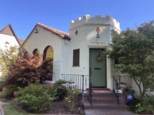 Alameda Post - Bear's-Eye View of Alameda for August 13, 2023 – another fancy house on Gibbons Drive