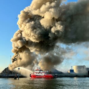 Alameda Post - San Franscisco Fire Department fire boat puts water on the Schnitzer fire.