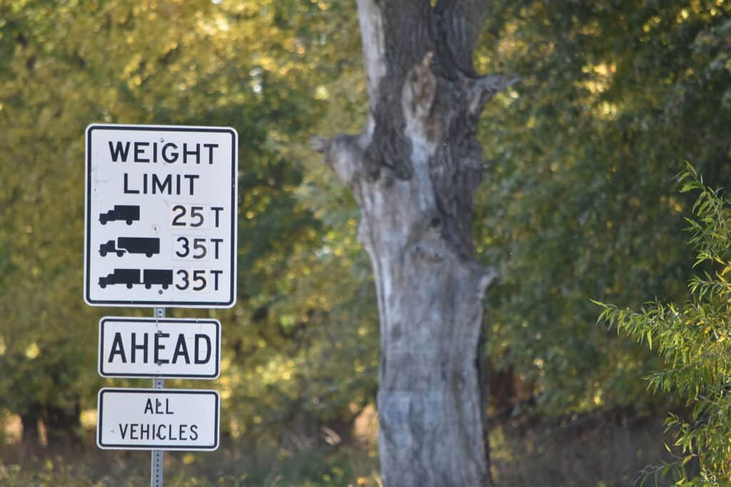 Alameda Post - a road sign with the weight limit for trucks
