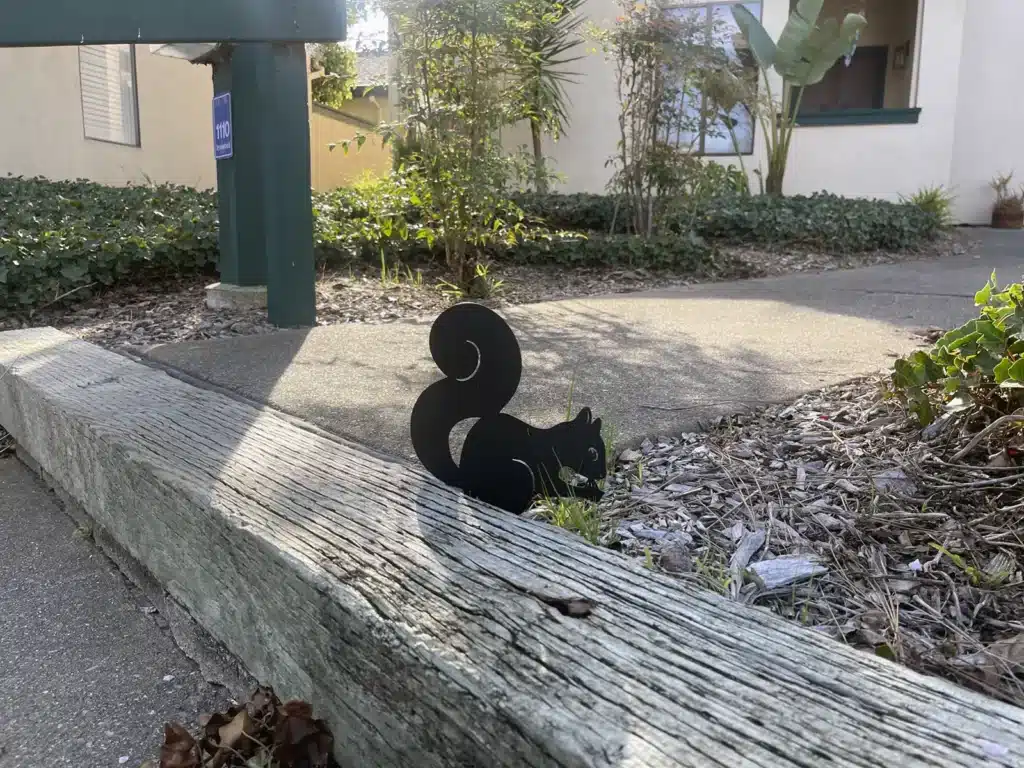 Alameda Post - A squirrel sculpture that upset Mouf