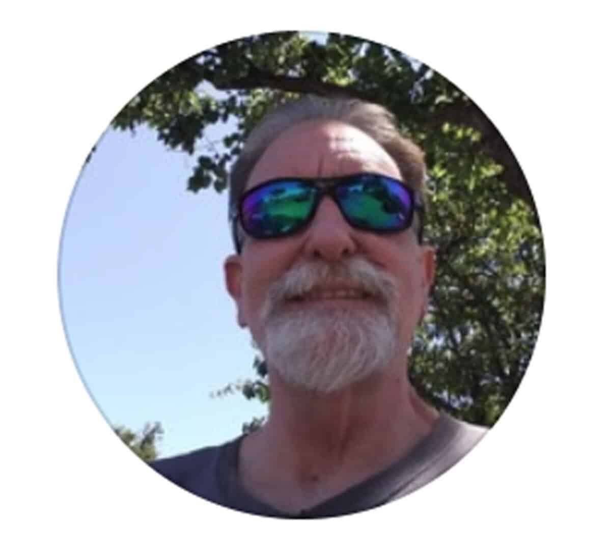 Alameda Post - a profile picture selfie of Phil Rabe
