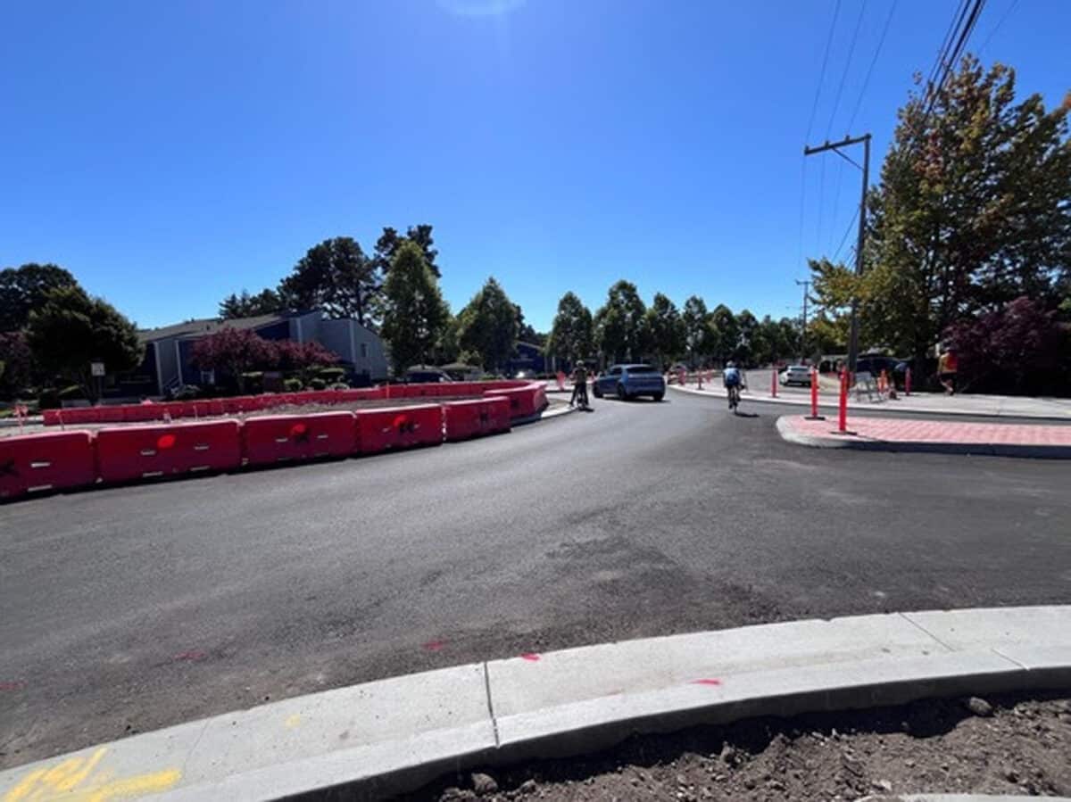 Alameda Post - a roundabout under construction 