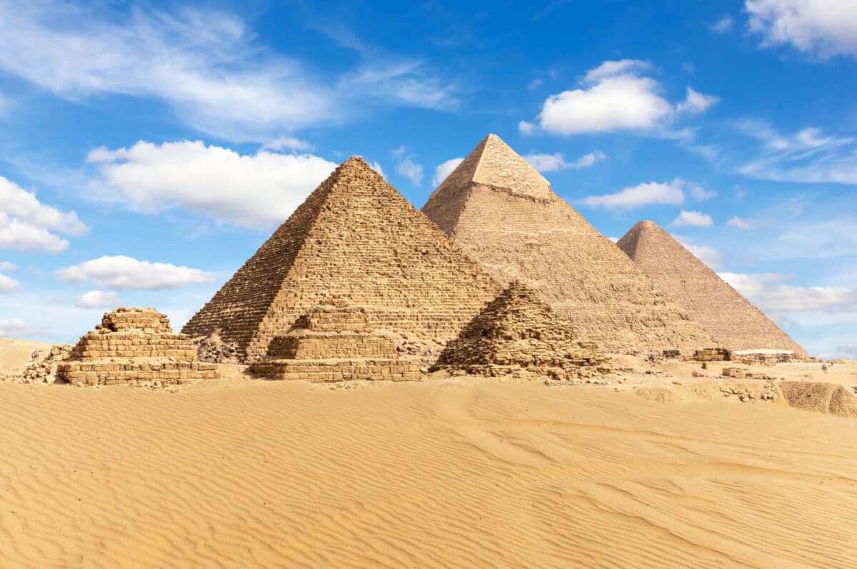 Alameda Post - A photo of the pyramids of Giza.