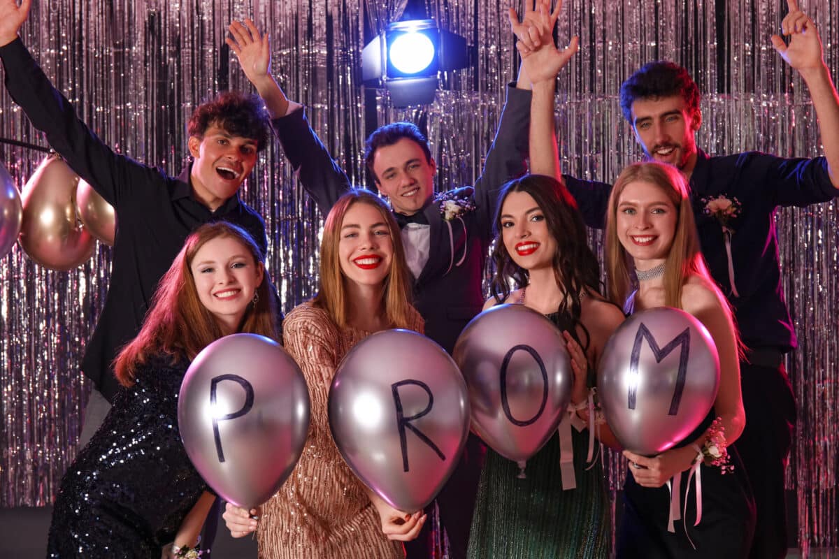 Alameda Post - High school prom attendees