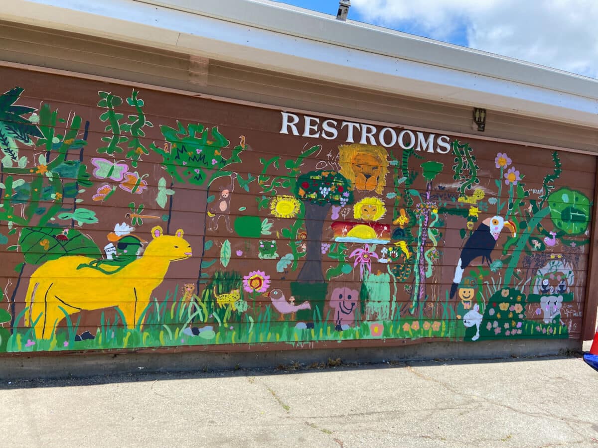Alameda Post - A mural painted on the Lincoln Park restrooms