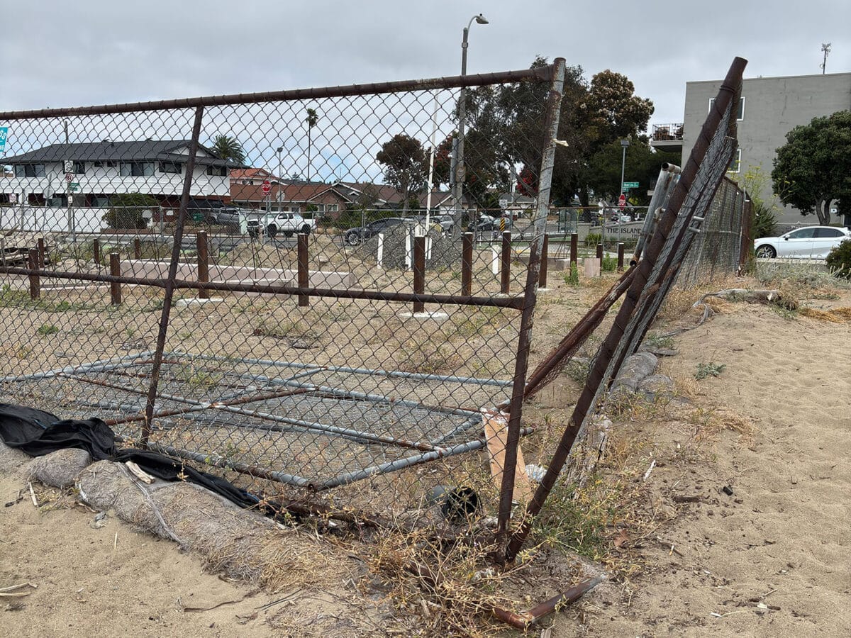 Alameda Post - A fence around a construction site
