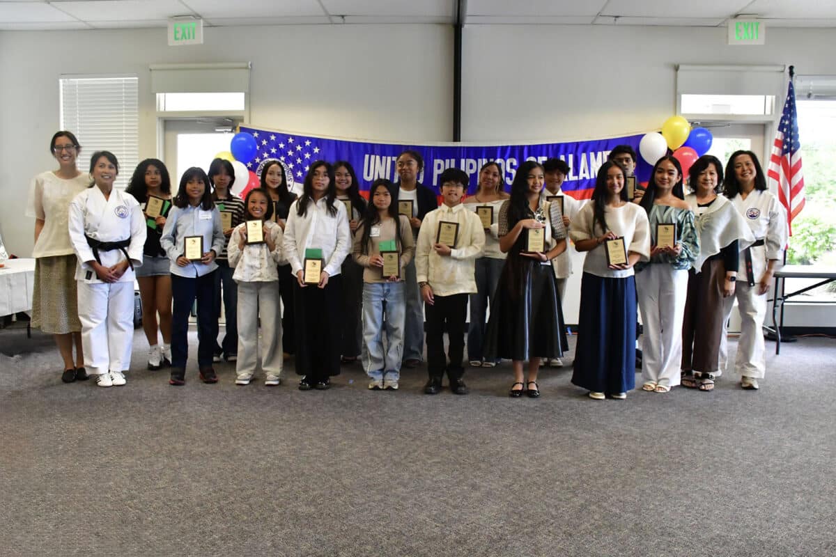 Alameda Post - A group photo of students who won the United Pilipinos of Alameda Outstanding Student of Pilipino Ancestry Awards.