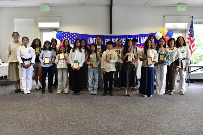 Alameda Post - A group photo of students who won the United Pilipinos of Alameda Outstanding Student of Pilipino Ancestry Awards.