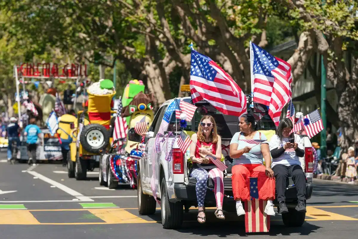 Alameda Post - Fourth of July Parade 2026. Photo by Maurice Ramirez