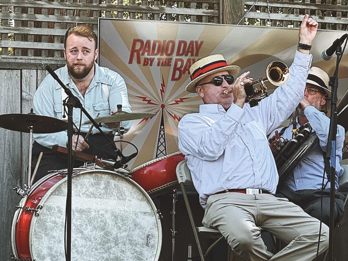 Alameda Post - A band plays live outdoors.