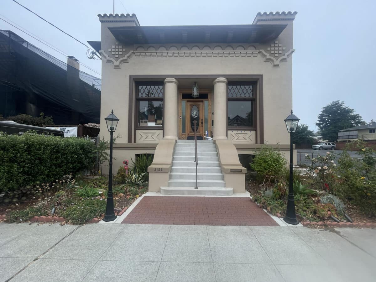 Alameda Post - the front of the California Historical Radio Society Building.