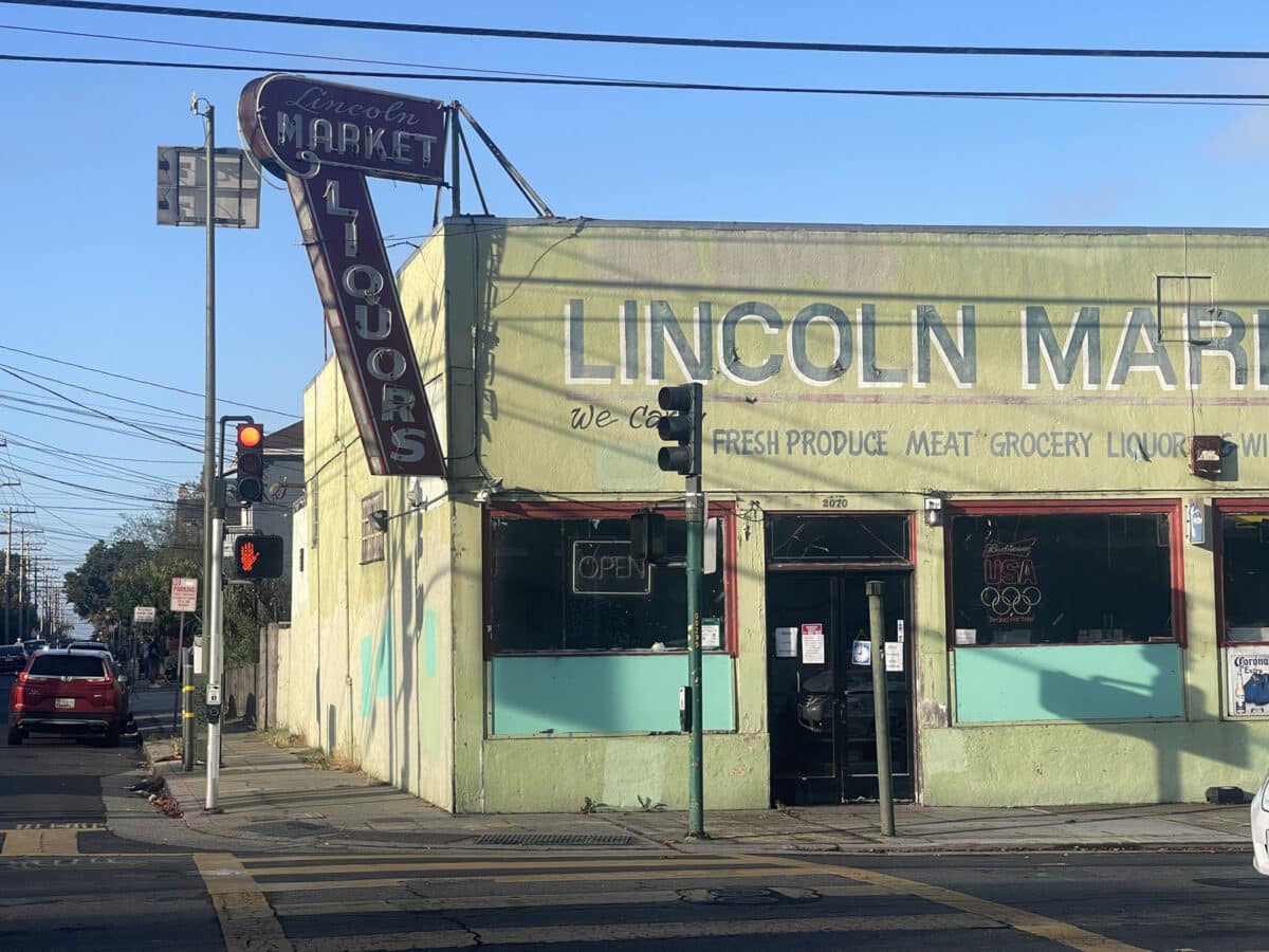 Alameda Post - A photo of Lincoln Market.