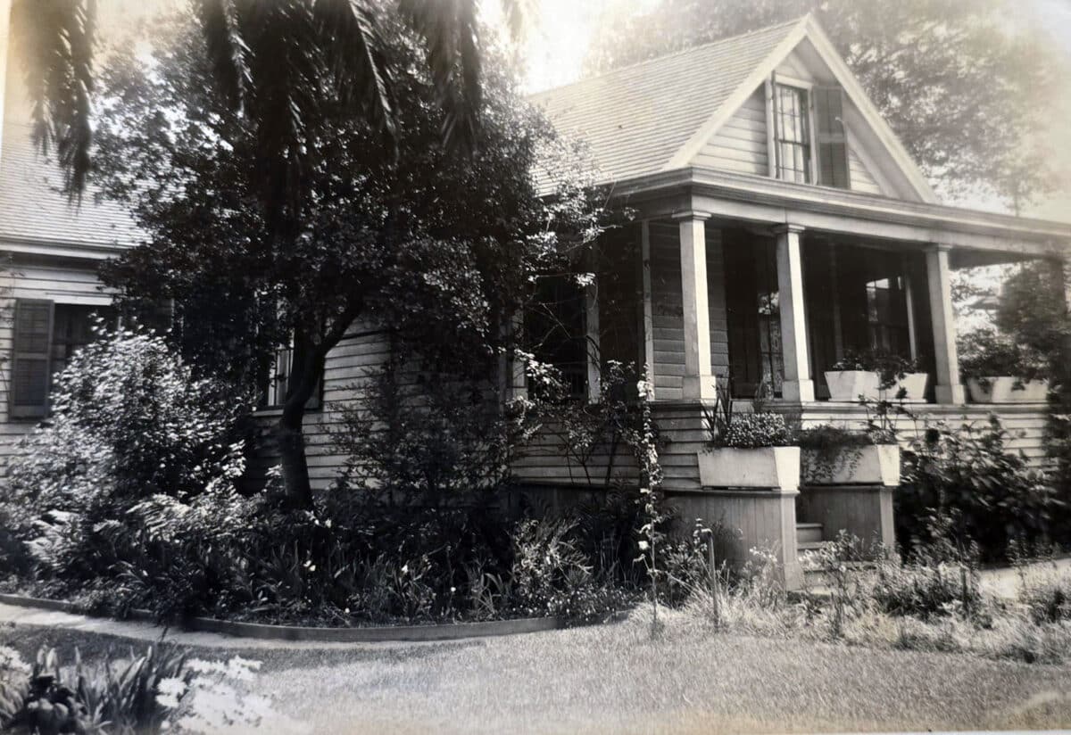 Alameda Post - An early black and white photo of 1620 Fourth Street.