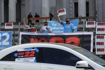 Alameda Post - App-based gig workers hold demonstration outside Los Angeles City Hall to urge voters to vote no on Proposition 22 in California